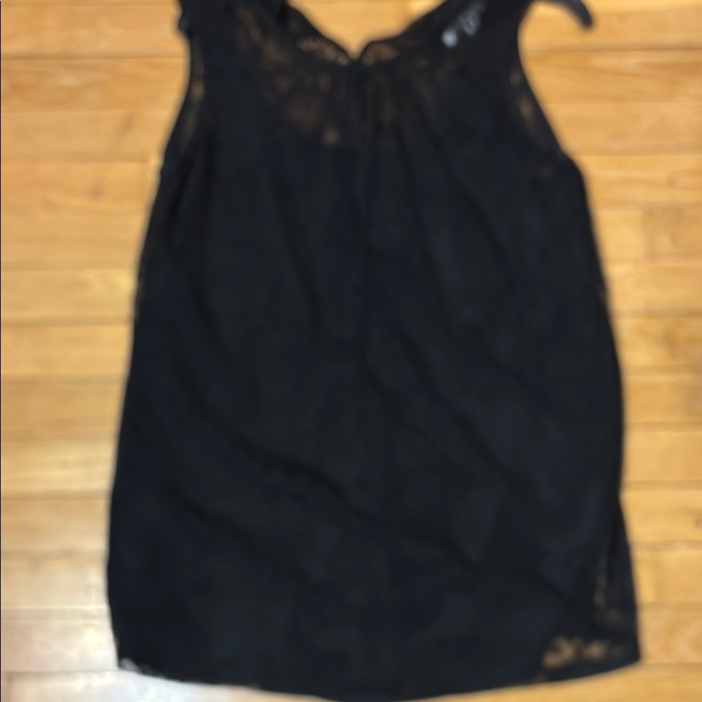 Black lace sleeveless cabi top - Picture 2 of 5